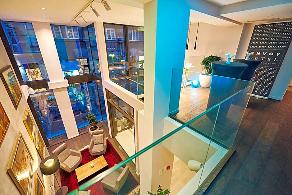 Envoy Hotel