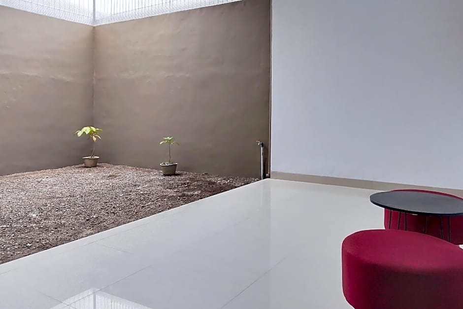 RedDoorz near Universitas Siliwangi 2