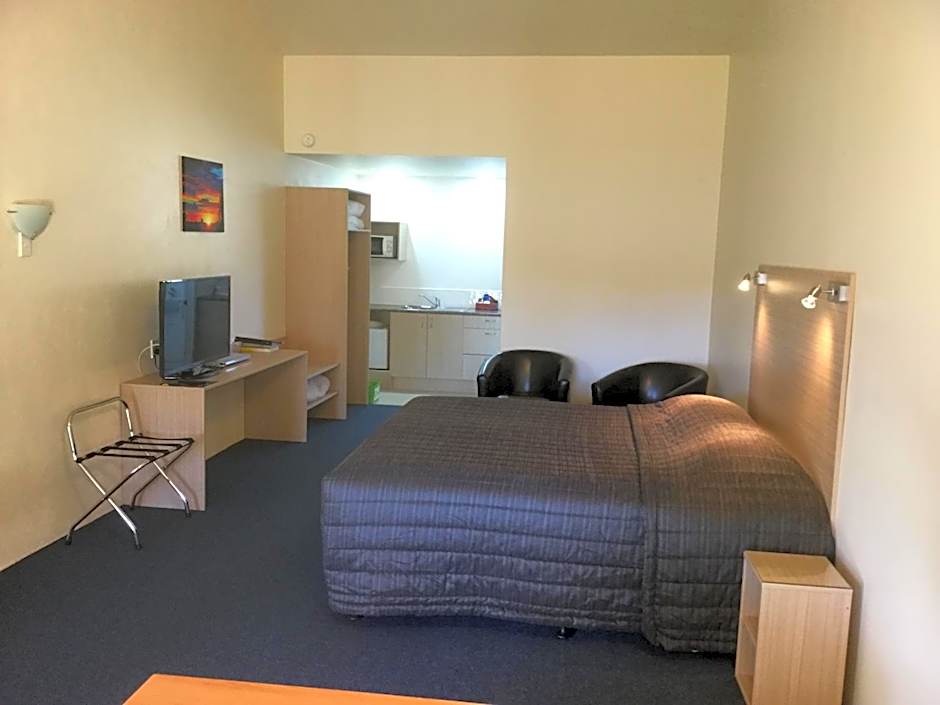 Captains Quarters Motor Inn