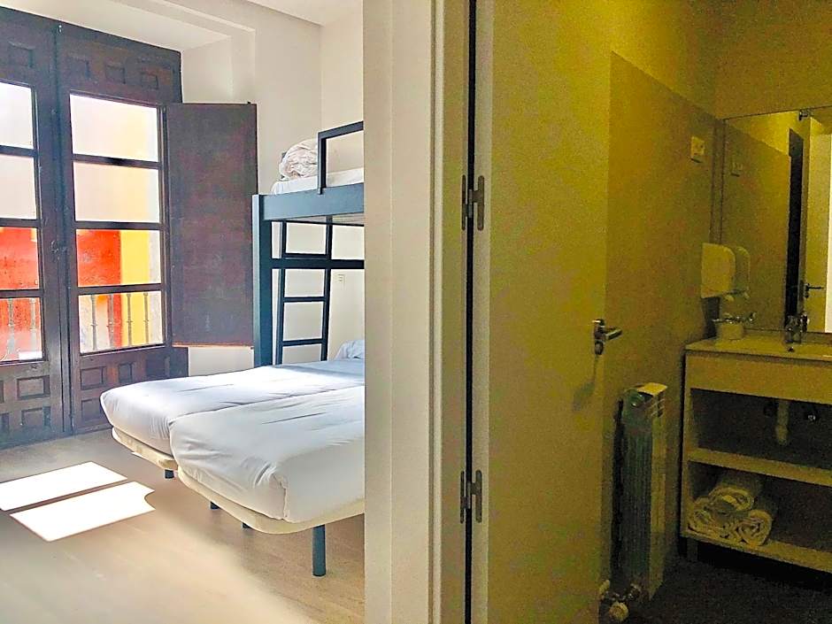 Quartier Leon Hostel Jabalquinto