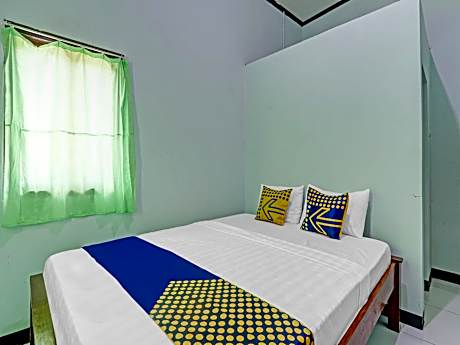 SPOT ON 90760 Homestay Al Madina Syariah