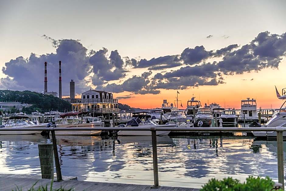 Danfords Hotel & Marina