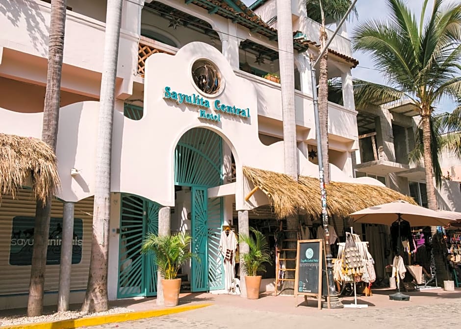 Sayulita Central Hotel