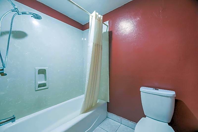 Rodeway Inn Modesto near Downtown