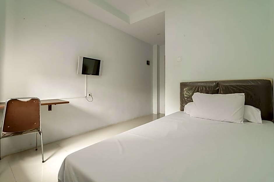 KoolKost Syariah near Kampus Utama Universitas Budi Luhur