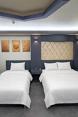 Standard Family Twin Room