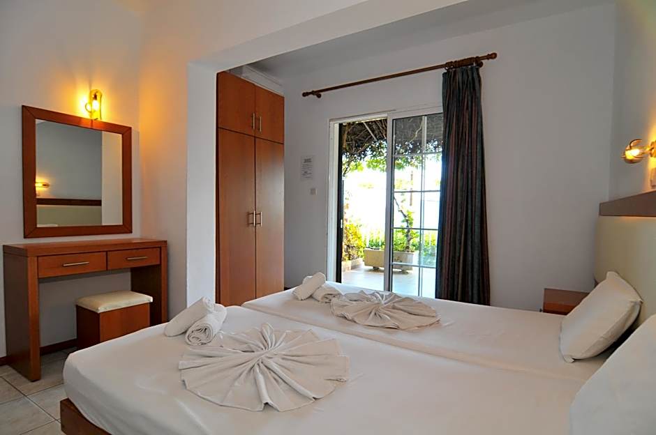 Hotel Emerald and Suites