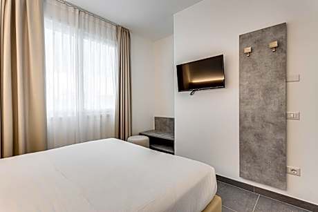 Two-Bedroom Apartment (5 Adults)