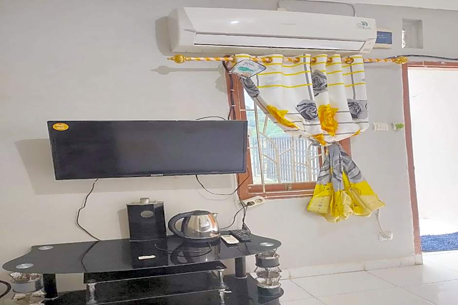 EXPRESS O 91277 Atiq Homestay Syariah