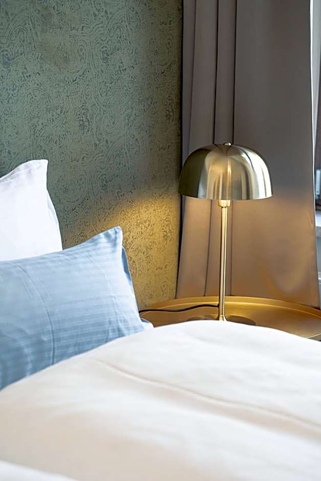 Maxim Suites by Elias Holl