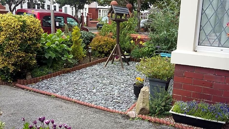 EsJays at Knowles House