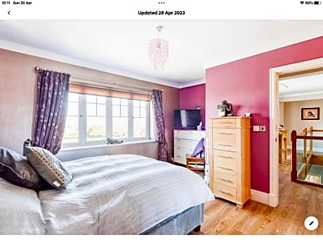 The Kings Suite Oak Drive, Colwyn Bay LL29 7YP FIRST FLOOR