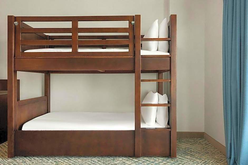 Courtyard by Marriott Anaheim Theme Park Entrance