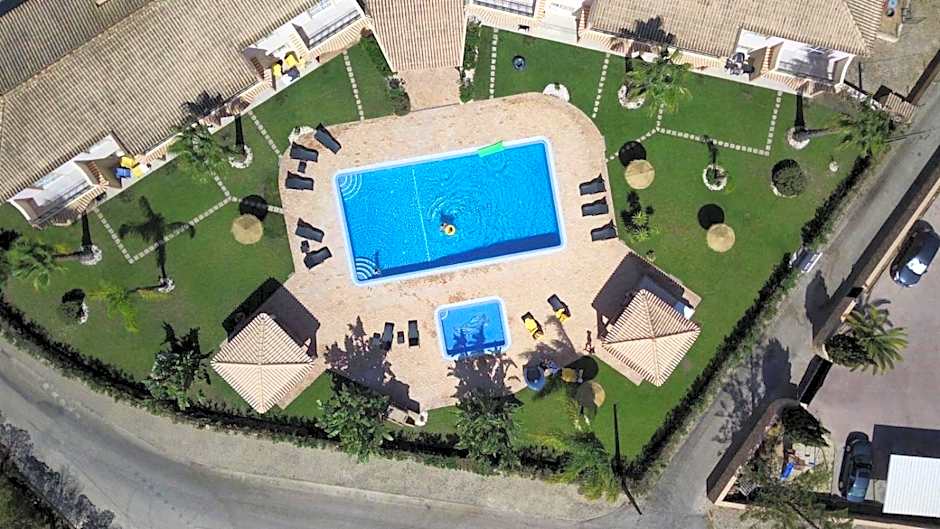 Atalaia Sol Aparthotel - tennis & heated pool in winter