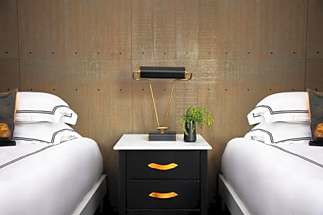 Queen Room with Two Queen Beds and Mobility Accessible Tub