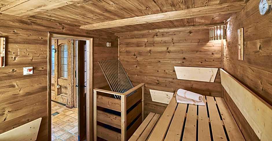 Aktivhotel & Gasthof Schmelz Ihr familienfreundliches Urlaubs Hotel mit Wellness, Almsauna, Chiemgau Karte