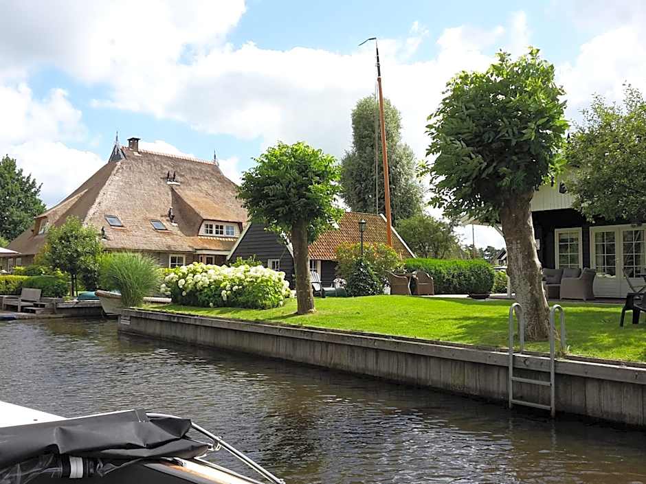 d'Oude Herbergh, vakantiehuizen aan het water
