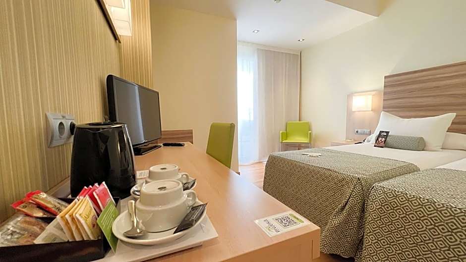 Riviera Beachotel - Adults Recommended