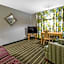 Rodeway Inn & Suites Winter Haven Chain of Lakes