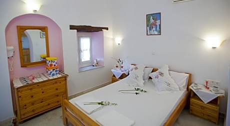 Triple Room with Private Bathroom