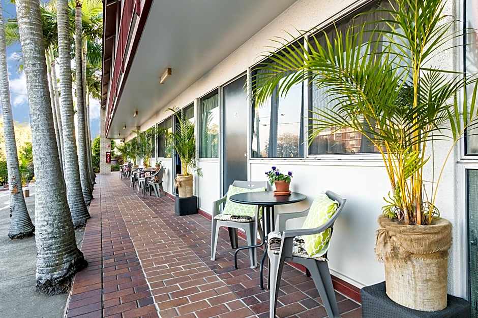 Airport Riverview Motel