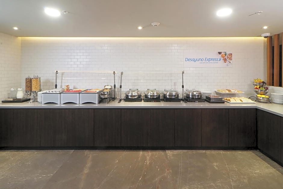 Holiday Inn Express & Suites Monterrey Valle By IHG