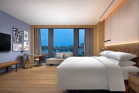 Select King Room