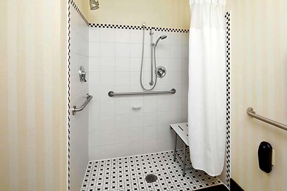 Fairfield Inn & Suites by Marriott Cumberland