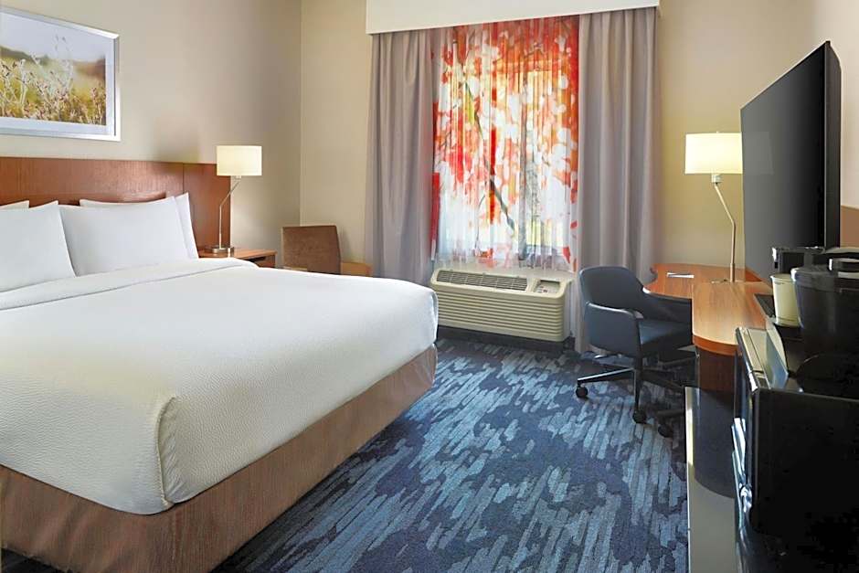 Fairfield Inn & Suites by Marriott Charleston North/University Area
