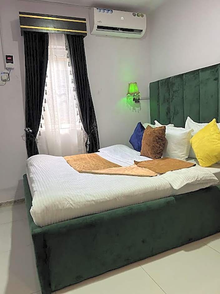 Glandov Suites and Apartment