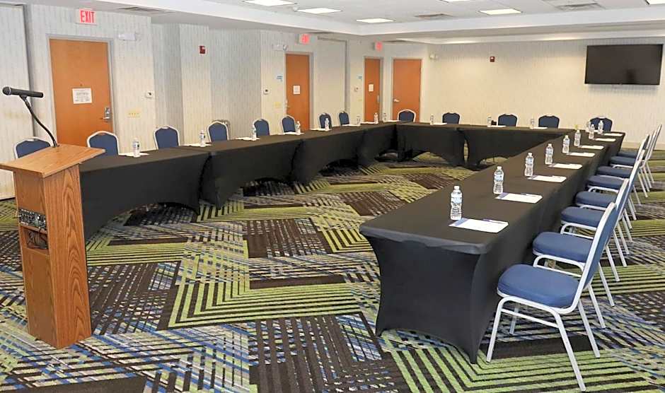 Holiday Inn Express Hotel & Suites Waukegan/Gurnee By IHG