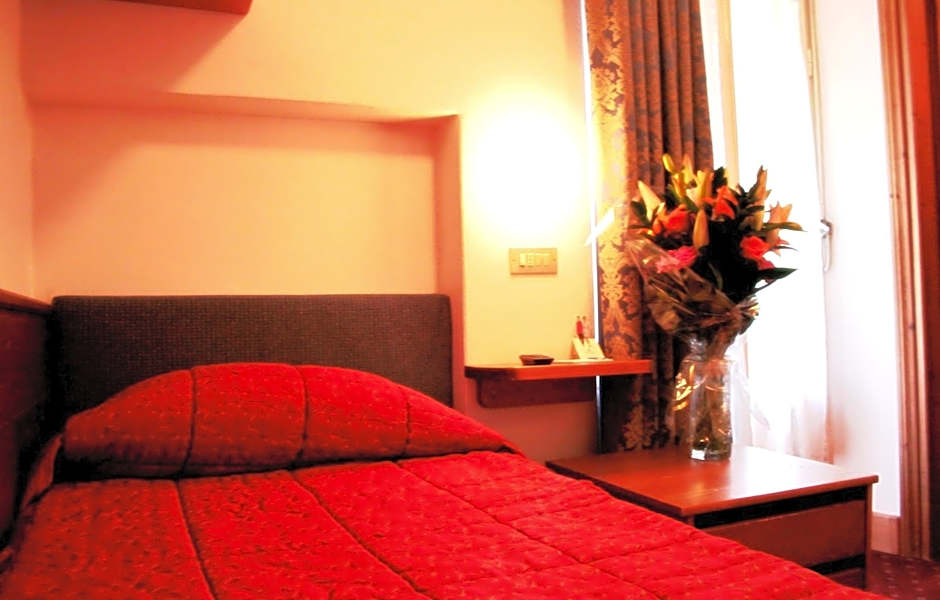 Photo 1 of 6 of Single Room