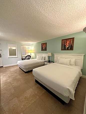 COURTYARD VIEW QUEEN ROOM