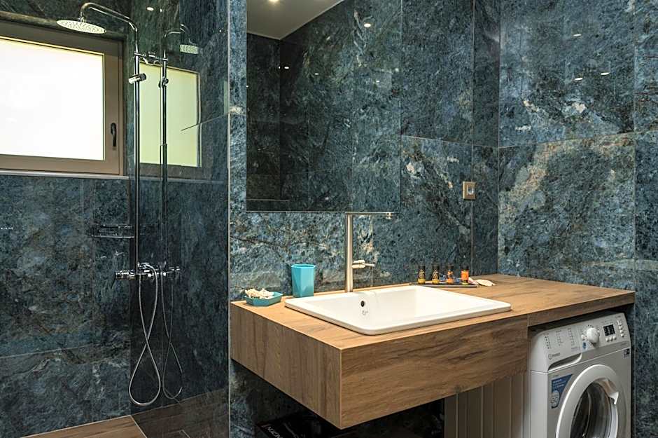 Aequor Luxury Rooms & Apartments