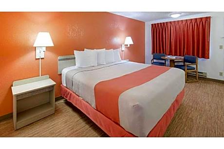 1 QUEEN BED | NON-SMOKING, MICFRIDGE