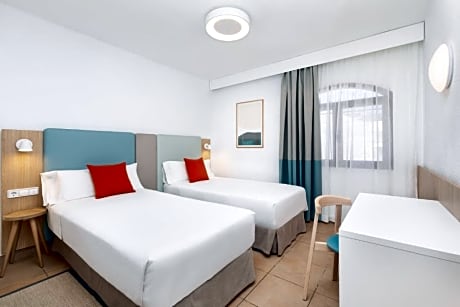 2 Bedroom Family Suite  2 Adults+3 Children