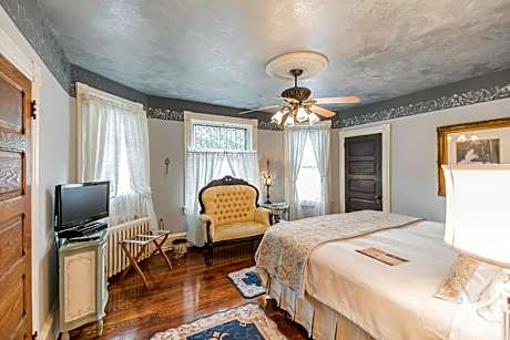 King-Private Bathroom