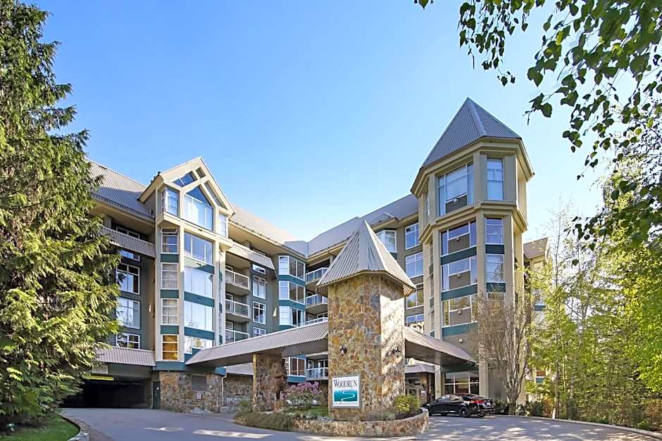 The Woodrun Lodge by Whiski Jack