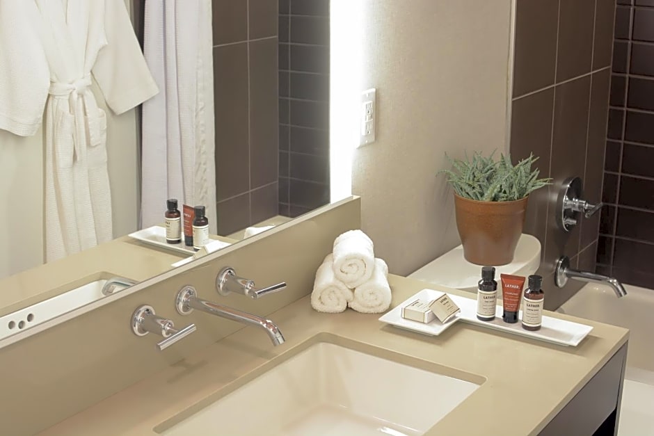 Hotel Lucent