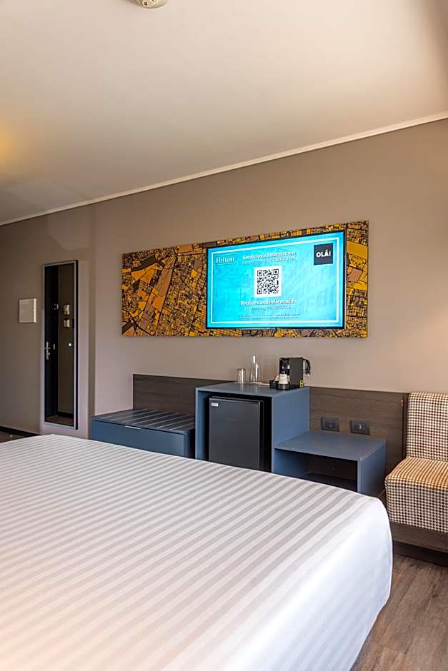 Ola Santiago Providencia, Tapestry Collection by Hilton