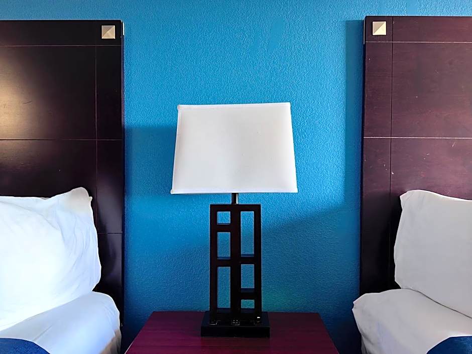 American Inn Cedar Rapids South