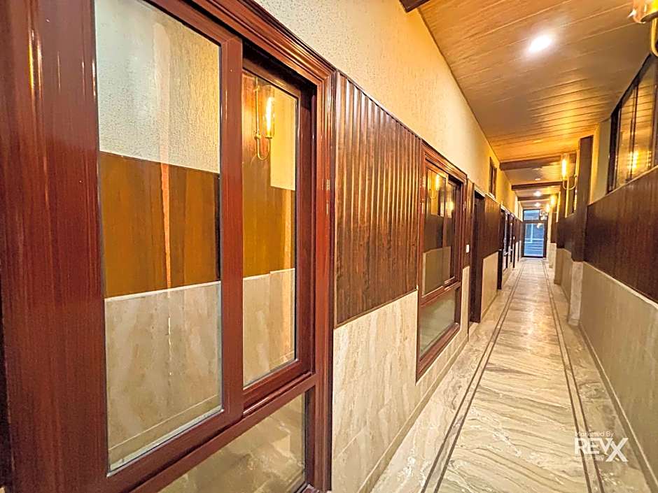 Hotel Nirvana Palace Near Parmarth Niketan