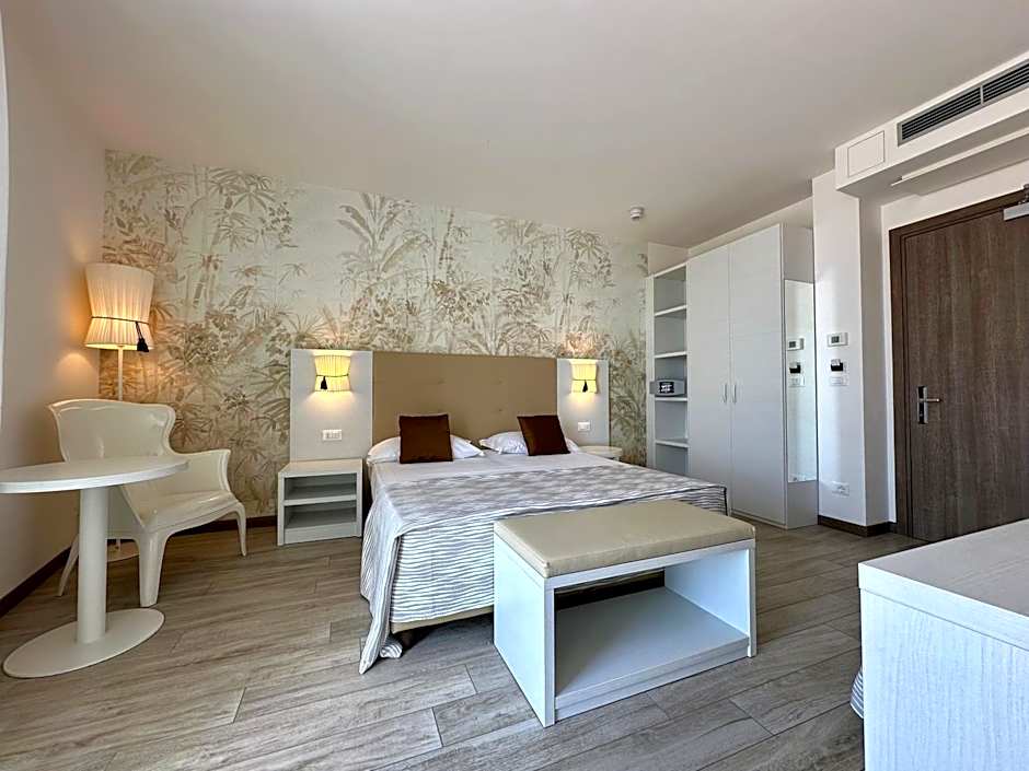 Hotel Nizza Frontemare Superior 3 Stelle