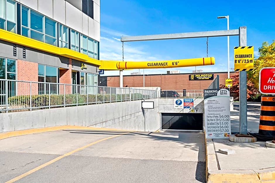 Bright Suites Finch West steps to Metro by hotel DUKE