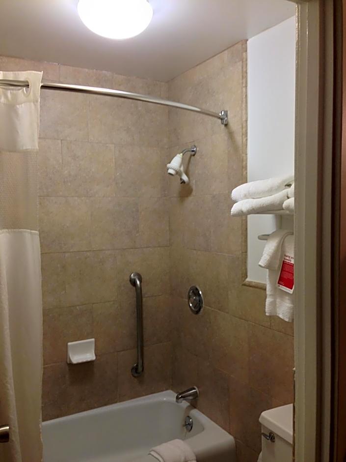 Ramada by Wyndham Fresno North