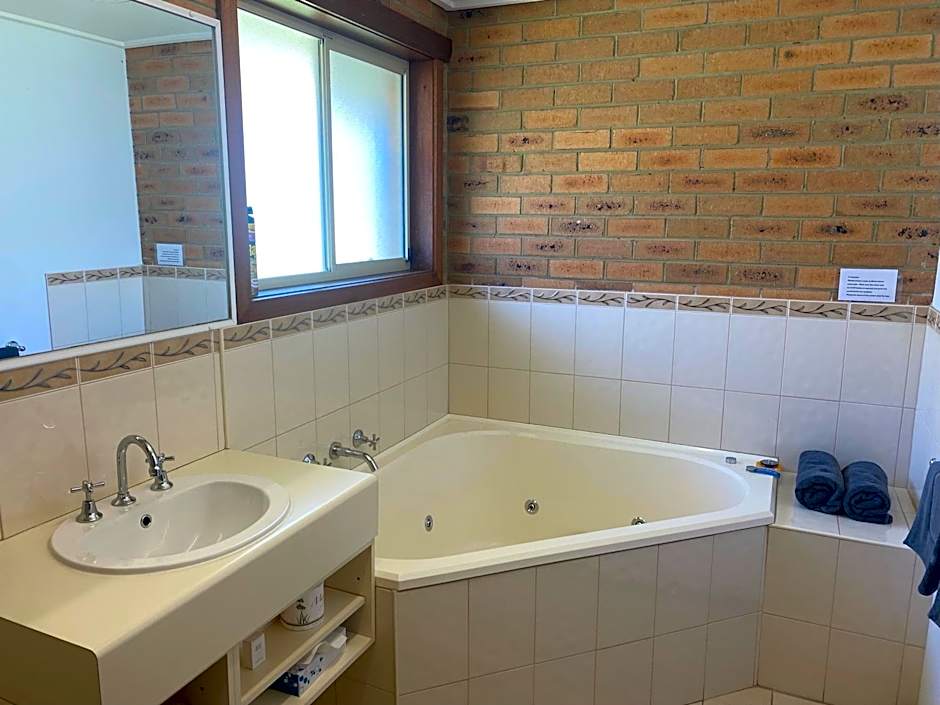 Quays Motel San Remo