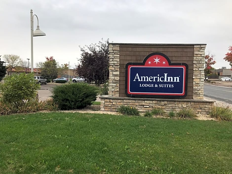 AmericInn by Wyndham Hotel and Suites Long Lake