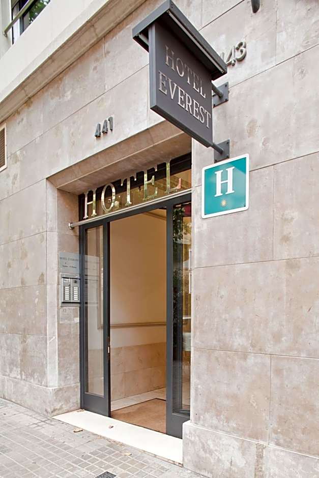 Hotel Everest