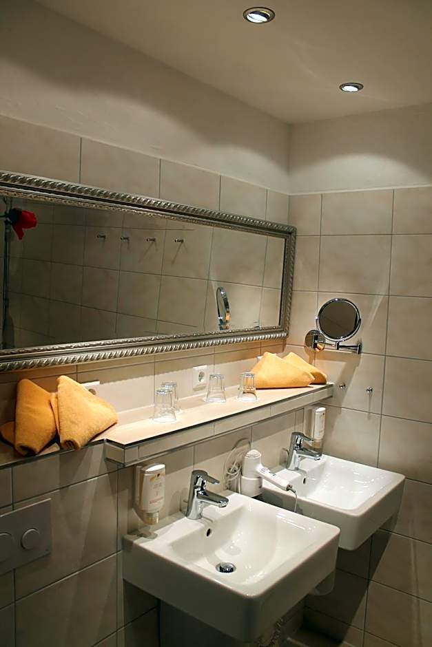 Hotel & Restaurant Grüner Baum - Die Grüne Oase Am Feldberg