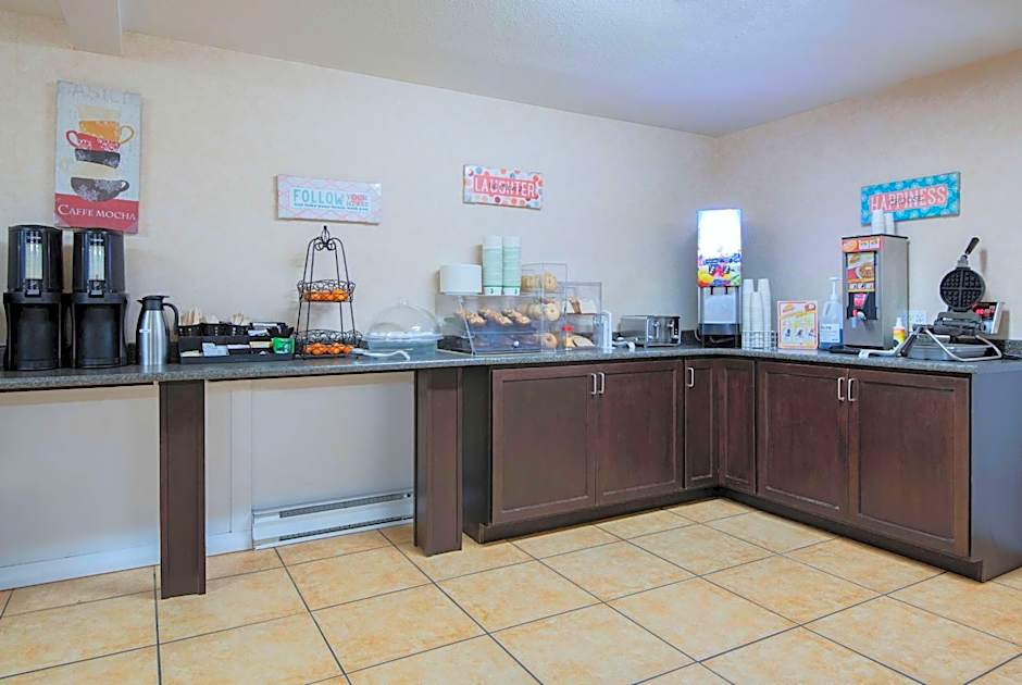 Travelodge by Wyndham Kamloops Mountview